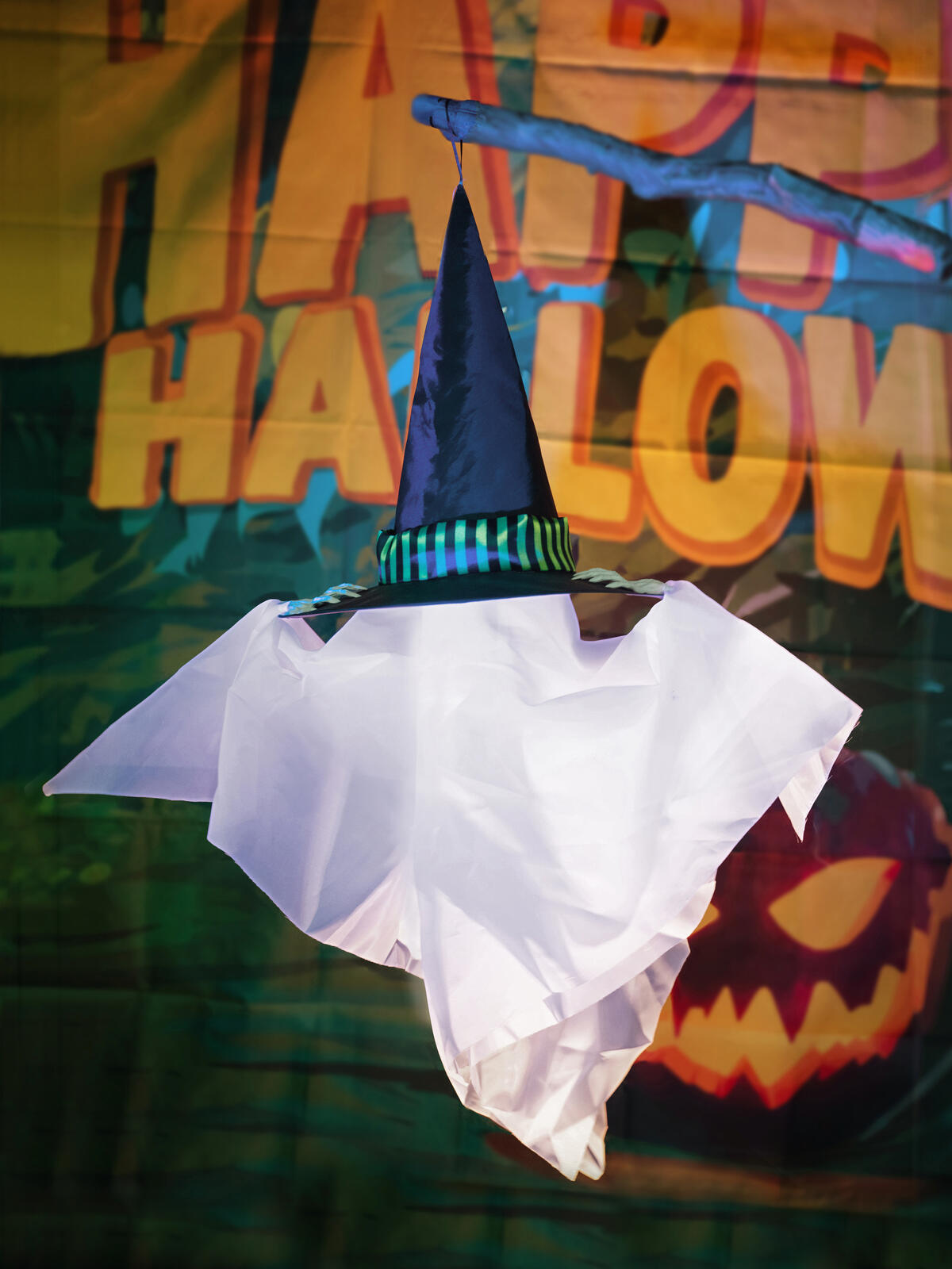 EUROPALMS Halloween Schwebender Geist animiert 110cm